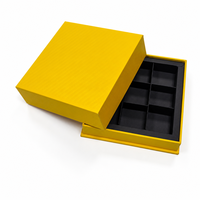 Boîte cadeau rigide carrée haut de gamme avec logo personnalisé, revêtement UV, couleur pleine, pour parfums, cosmétiques et emballages de chocolats de luxe