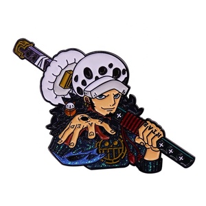 Spille in lega di vernice Cloisonne di alta qualità da 3cm per i fan di Anime Trafalgar D. Water Law per Cosplay - Product Image 1