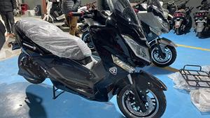 Motocicleta de Alta Velocidad con Diseño Moderno y Colorido, 3000W, 72V, 80-100ah, Disponible para Viajes Diarios, Scooters T9 - Product Image 3