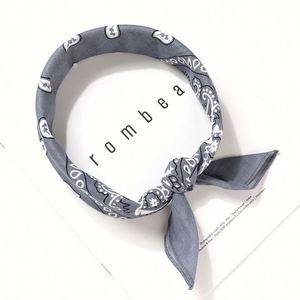 Bandana personnalisée avec logo, bandana de Noël <span class=keywords><strong>personnalisé</strong></span>, <span class=keywords><strong>objet</strong></span> <span class=keywords><strong>promotionnel</strong></span> pas cher pour la campagne publicitaire de l'entreprise, livraison rapide - Product Image 5