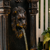 Fontaine d'eau vintage en résine tête de lion de 31 pouces, 2-en-1, autoportante et murale, avec lumière LED chaude pour jardin et patio