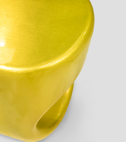 Tabouret ou table d'appoint sculptural moderne en couleurs personnalisables avec finition haute brillance pour chambre et hôtel