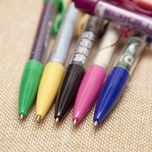 Stylos publicitaires personnalisés avec bannière rétractable - Stylos drapeaux promotionnels uniques pour événements et salons professionnels - Product Image 3