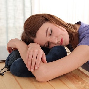 หมอนรองคอเมมโมรี่โฟมรูปตัวยู วัสดุกำมะหยี่ พับเก็บได้ รองรับการนอนตะแคง เหมาะสำหรับการเดินทาง - Product Image 3