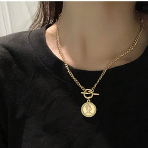 Collana con Ciondolo a Moneta <span class=keywords><strong>Antica</strong></span> della Regina Elisabetta in Lega Placcata Oro, Gioiello alla Moda - Product Image 1
