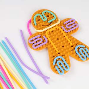 Nuevos juguetes de descompresión para niños, serie navideña, tablero de actividades sensoriales de silicona con forma de hombre de jengibre - Product Image 3