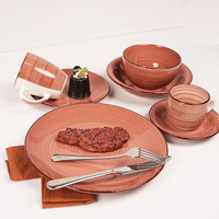 OEM ODM Service de vaisselle moderne en grès de 16 et 20 pièces à motifs exquis Ensemble d'assiettes et de bols en céramique blanche pour la cuisine et la décoration de mariage
