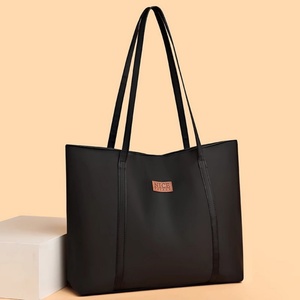 Sacs à main en PU pour femmes de haute qualité avec logo personnalisé, sacs à bandoulière tendance pour femmes avec logo imprimé, vente directe d'usine - Product Image 5
