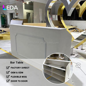 Mesa de Recepción Desmontable Moderna de Metal Blanco Personalizada LEDA, Decoración de Bar Móvil para Eventos - Product Image 2
