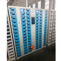Bornes de recharge intelligentes pour téléphones mobiles (câbles de recharge 3-en-1), systèmes en libre-service acceptant les paiements par carte de crédit et en espèces