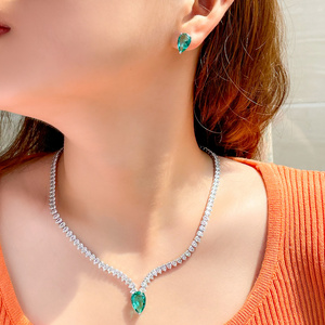 Ensemble de bijoux élégant pour <span class=keywords><strong>femme</strong></span>, collier et boucles d'oreilles en cristal CZ vert clair en forme de goutte d'eau, pour fiançailles, fête ou costume - Product Image 2