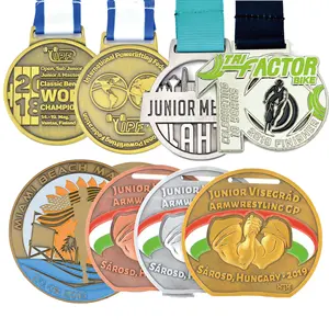 Desain unik kustom DIY Logo olahraga medali logam 3d berongga keluar Enamel olahraga maraton kustom medali berputar