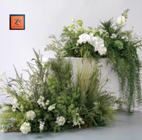 Arrangement de fleurs artificielles réalistes passerelle pour mariages guirlande de verdure faite à la main avec chemin de fleurs d'allée forestière sauvage