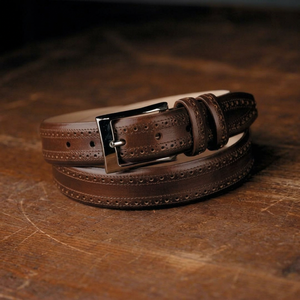 Ceinture en cuir Crazy Horse vintage, faite à la main, ceinture décontractée pour homme, vente en gros auprès de Divine International - Product Image 1