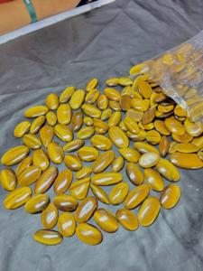 หินพลอยหลังเบี้ยตาเสือตามต้องการขนาดและสีที่กำหนดเองได้สำหรับทำเครื่องประดับอัญมณีแบบหลวมจากอินเดีย - Product Image 2