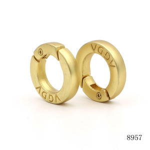 Anneau <span class=keywords><strong>à</strong></span> ressort gravé <span class=keywords><strong>avec</strong></span> le logo Matt Gold, fermoir <span class=keywords><strong>à</strong></span> <span class=keywords><strong>mousqueton</strong></span>, anneau métallique <span class=keywords><strong>à</strong></span> ressort, accessoires - Product Image 3