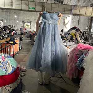 Entrata abito <span class=keywords><strong>da</strong></span> sposa estivo <span class=keywords><strong>da</strong></span> <span class=keywords><strong>donna</strong></span> di marca di lusso abiti usati di seconda mano abiti <span class=keywords><strong>da</strong></span> <span class=keywords><strong>donna</strong></span> Slim Sexy MOQ 45kg - Product Image 2