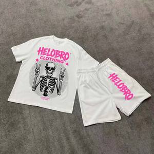 Completo Estivo da <span class=keywords><strong>Uomo</strong></span>: <span class=keywords><strong>T</strong></span>-<span class=keywords><strong>Shirt</strong></span> Oversize Termica in Maglia <span class=keywords><strong>Bianca</strong></span> e Pantaloncini con Stampa Scheletro Rosa e Simbolo della Pace, Stile Casual Streetwear - Product Image 1