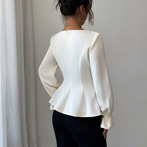Elegante Camicetta Bianca con Collo Quadrato, Maniche Lunghe e Peplum per Abbigliamento Formale e Casual da Donna - Product Image 3