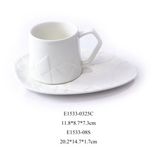 Tazza <span class=keywords><strong>da</strong></span> Tè in Ceramica Stile Europeo <span class=keywords><strong>con</strong></span> <span class=keywords><strong>Piattino</strong></span>, per Cappuccino e Caffè, Bianca <span class=keywords><strong>con</strong></span> Decorazioni in Rilievo, Set di Lusso - Product Image 6