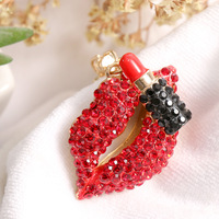 Porte-clés élégant en métal avec pendentif en forme de sac, symbole de luxe, avec strass 3D pour couple, pour baume à lèvres brillant pour femme