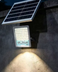 Projecteurs solaires pour jardins extérieurs avec télécommande, LED s'allume automatiquement la nuit pour une utilisation domestique et en extérieur - Product Image 2