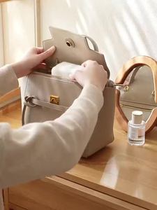 Boîte de rangement pour bijoux en cuir PU de luxe avec logo personnalisé, petite boîte de rangement portable pour bijoux de voyage - Product Image 2