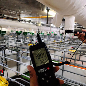 Cages de mise bas réglables de style européen pour truies, neuves, avec design anti-écrasement - Product Image 1