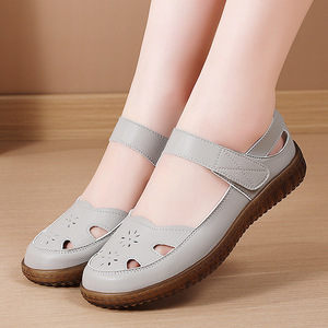 Large Size <strong>Closed</strong>-<strong>Toe</strong> <strong>Sandals</strong> for Women Summer Breathable Hollow Out Shoes Middle-Aged Mom Flat Shoes Soft Sole Non-Slip Shoes - Product Image 4