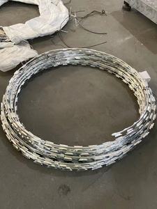 ลวดหนาม CBT65 ความปลอดภัยสูง ลวดหนาม Bto-22 ลวดหนาม Bto 30 - Product Image 1