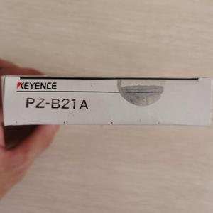โฟโตอิเล็กทริคเซนเซอร์ PZ-B21A ของแท้ใหม่เอี่ยมพร้อมชิ้นส่วนโลหะที่ติดตั้งอยู่ด้านข้าง - Product Image 2