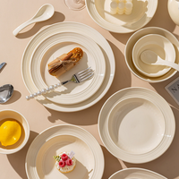Ensemble d'assiettes à petit-déjeuner en céramique couleur crème, vaisselle sous glaçure, bols et assiettes extra épais et résistants à la chaleur.