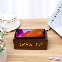 Jam Meja Digital Pengisi Daya Nirkabel Multifungsi Kreatif Desain Art Deco Bahan MDF Indikasi 24 Jam Elektronik