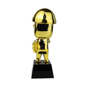 Statue d'artisanat en résine pour garçon en métal doré personnalisé Pâques Graduation Cartoon Toy Trophy Award Literature Cup Souvenir Style Love - Product Image 3
