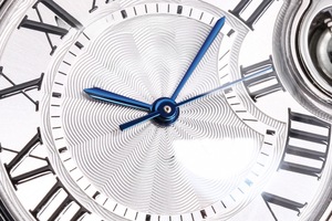 Montre mécanique automatique élégante et tendance avec verre saphir et cadran à motif soleil radial - Product Image 3