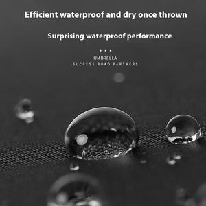 <span class=keywords><strong>Parapluie</strong></span> <span class=keywords><strong>de</strong></span> protection solaire en caoutchouc noir unisexe à 12 os design classique entièrement automatique pliable à côtes 8k vente en gros à trois volets - Product Image 3