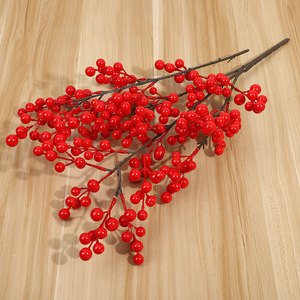 Rama de Bayas Rojas Artificiales de Yiwu Datuo Florist, Grande, 60*30, para Decoración del Año Nuevo Chino, Arreglo para Jarrón de Escritorio - Product Image 2