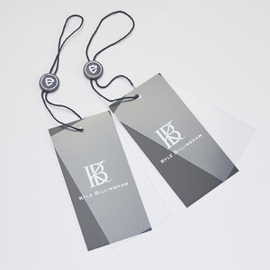 Étiquettes volantes en PVC transparent avec logo imprimé personnalisé Ensemble d'étiquettes volantes de luxe pour vêtements Épingles à cordes Design Étiquettes en papier pour vêtements - Product Image 1