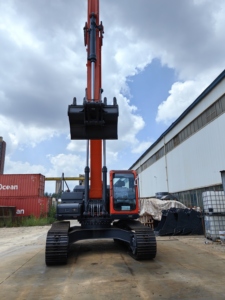 Máy xúc bánh xích 36 tấn với động cơ Cummins 194kw, gầu 1.8m³, tầm với 10705mm, chiều cao 10315mm - Product Image 3