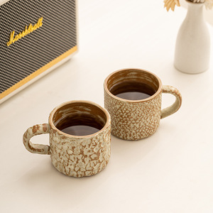 Tazza da Caffè Retrò Irregolare con Motivo Effetto Pietra Opaca, Fatta a Mano, Lavabile in Lavastoviglie, da Appendere - Product Image 4