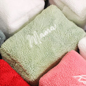 กระเป๋าเครื่องสำอางขนเฟอร์แบบส่วนตัว ปักชื่อตามสั่ง สำหรับผู้หญิง - Product Image 5