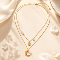 Collier pendentif empilable délicat en acier inoxydable plaqué or 18 carats avec pierre naturelle et pièce de monnaie lune, style bohème