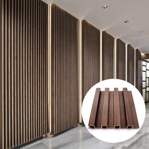 Paneles de pared de revestimiento compuesto de plástico <span class=keywords><strong>y</strong></span> madera ignífugos impermeables modernos WPC para uso en apartamentos <span class=keywords><strong>y</strong></span> comercios - Product Image 1