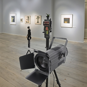 Luz de Estágio <span class=keywords><strong>LED</strong></span> <span class=keywords><strong>Fresnel</strong></span> Branca Elétrica de 200W para Estúdio, Sala de Reuniões, Galeria de Arte, Iluminação de Palco - Product Image 6