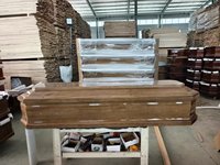 Cercueils en bois de Paulownia de style italien pour adultes IT202 avec sculptures pour maison funéraire