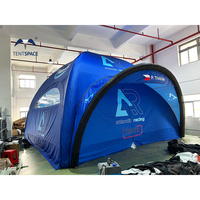 Tente gonflable personnalisée 7x7m pour les courses de rallye en plein air avec logo tente dôme araignée serrée à l'air pour les événements commerciaux en plein air