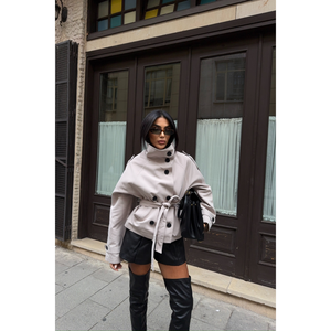 Chaqueta Corta de Mujer con Cuello Alto y Detalles de Piedras - Product Image 1