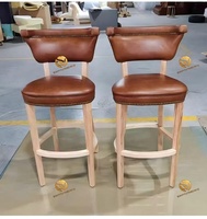 Tabouret de bar en cuir nordique avec pieds en bois massif, chaise de bar à hauteur de comptoir avec dossier pour bar à domicile et projets de pub