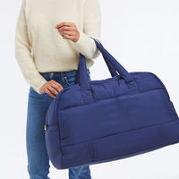 Großhandel Maßgefertigte Weiche Puffer-Reisetasche für Damen, Weekender-Tasche mit Mehreren Taschen, Damen-Sporttasche für Fitness und Workout