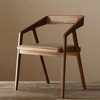 Chaises de salle à manger en bois massif et cuir, style nordique moderne et confortable, pour restaurant, hôtel, café, école et chambre.